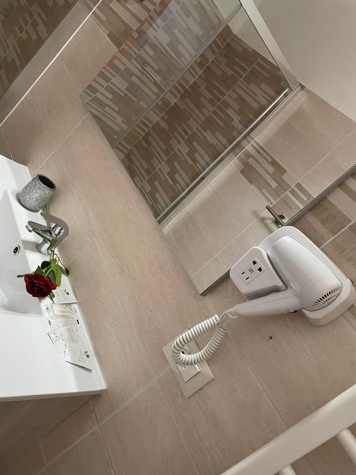 Atena B&B Apartments Platino San Silvestro  外观 照片