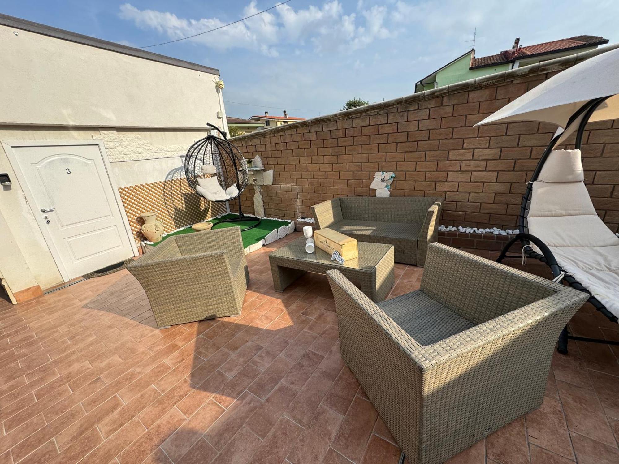 Atena B&B Apartments Platino San Silvestro  外观 照片